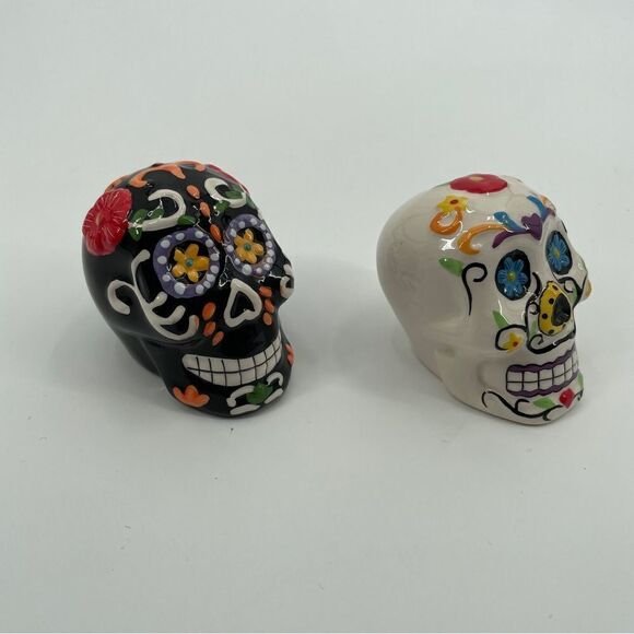Day of the Dead Sugar Skull Salt & Pepper Shakers - Picture 6 of 6